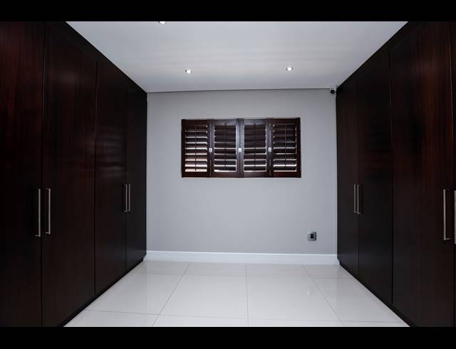 4 BEDROOM TOWNHOUSE FOR SALE IN IZINGA
